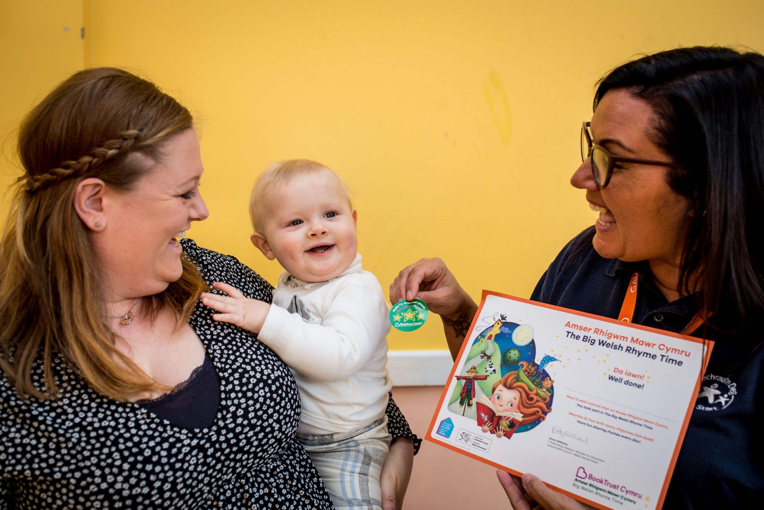 Certificate presented to baby and mother for completing the Big Welsh Rhyme Time